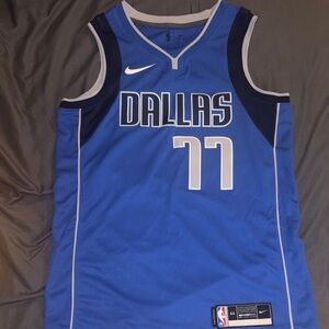 Luka Doncic Mavericks Jersey | Nike | Swingman Edition